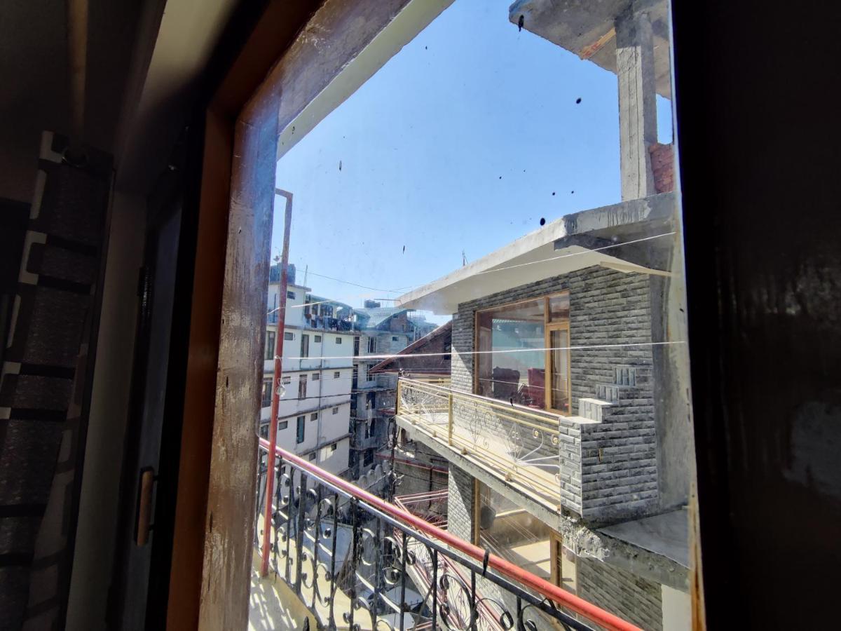 Hotel Alankar Manāli Buitenkant foto