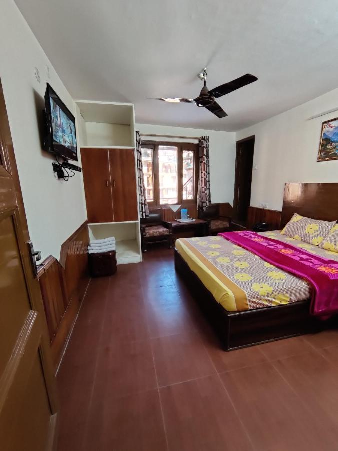 Hotel Alankar Manāli Buitenkant foto